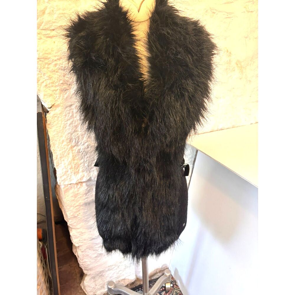 GUESS Faux Fur & Cable Knit Mixed Media Vest Mod Wife Whimsigoth, Dark Romantic